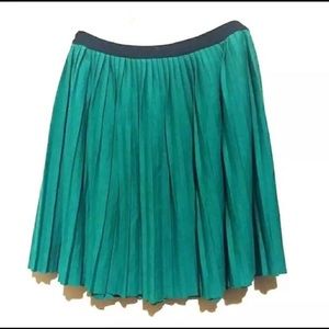 ZARA - Girls Green Pleated Skirt Ribbed Waist Size 11-12 years nwt